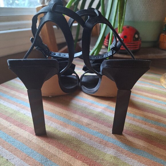 Black strappy heels - Picture 4 of 7